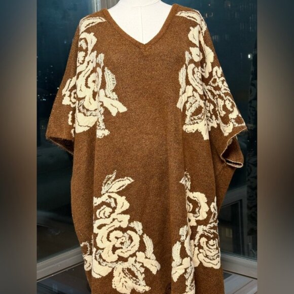 🆕 FARM Rio 🧿 NWOT Brown Poncho Sweater with Rose Floral Knit Detailing, Sz L - Picture 9 of 15